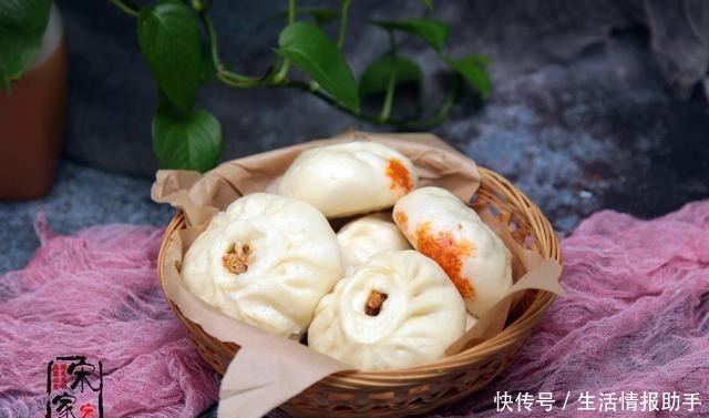 面团称为|10个素包子3个人居然吃完了!一家三口都吃撑了,这包子真香!
