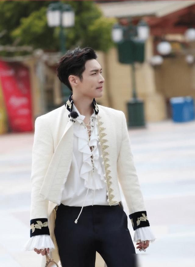 王迅|张艺兴宣布退出《极限挑战》:录制时已有端倪,王迅独自撑场