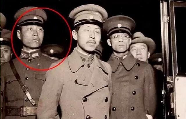 官员|解放战争期间,我军俘虏了多少国军将领?如何辨别国军官员和兵?