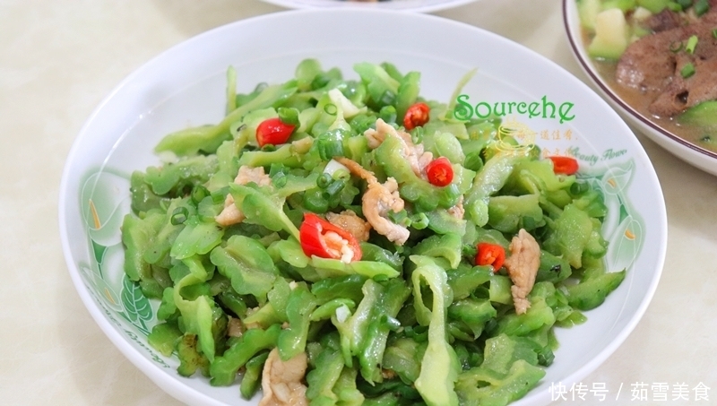 孩子|放暑假了,孩子送回老家,婆婆只做了三道家常菜,儿子却很喜欢吃