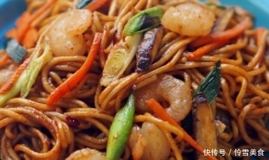 冬天|适合冬天吃的荤素搭配营养又美味高颜值的一碗面,孩子吃还补钙