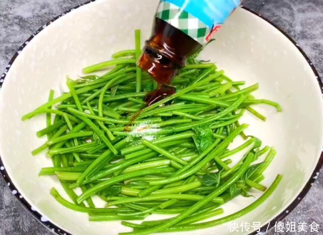 红薯梗|夏天这碱性蔬菜要多吃,钙是西红柿的8倍,清脆爽口,不懂可惜了