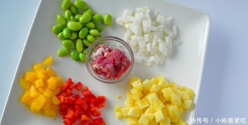  牛肉|别再做蛋炒饭了，牛肉和米饭这样做，你肯定没见过，好吃到爆！