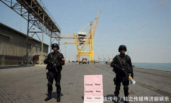 公民|571名中国公民安全撤离,警示牌一句话无人敢动,美国人羡慕不已