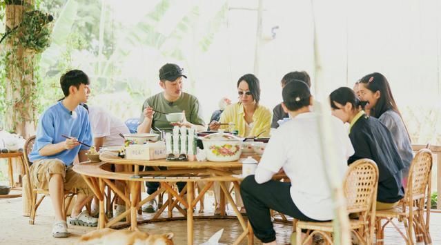 斗地主|向往的生活4败笔频现,嘉宾赶通告斗地主凑剧情,广告冲淡小怡然