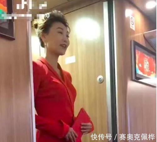 主持|她是主持人,戴假发主持14年,李梓萌摘下假发的样子精美绝伦