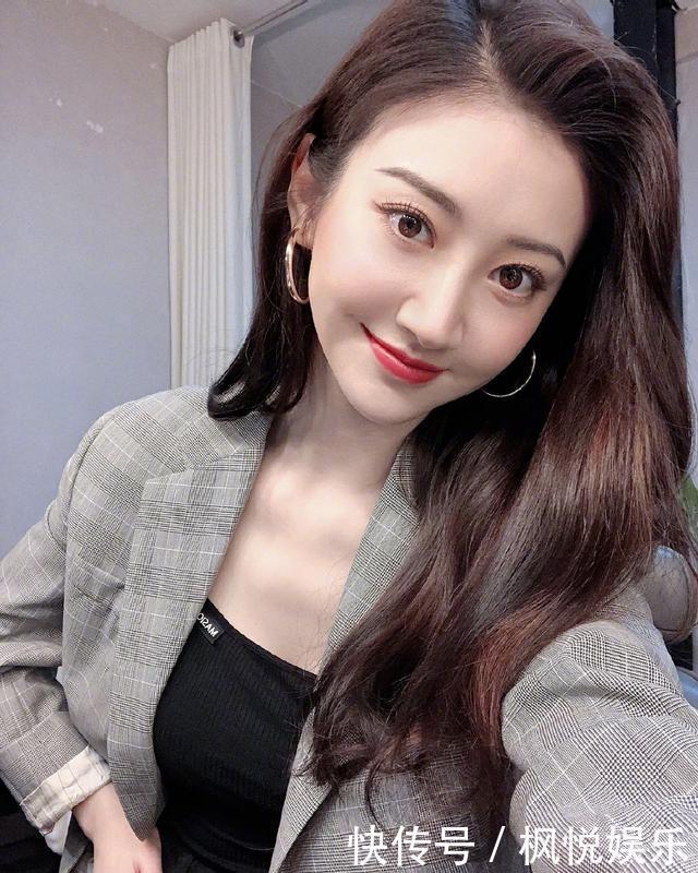 范冰冰|以为范冰冰够美了,没想到景甜更接地气,自拍造型真是“甜”