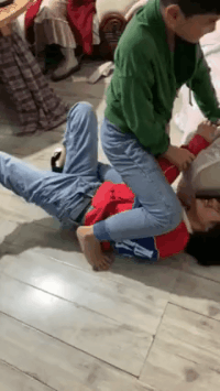 狗熊|搞笑GIF：打赢了是英雄，打败了是狗熊！