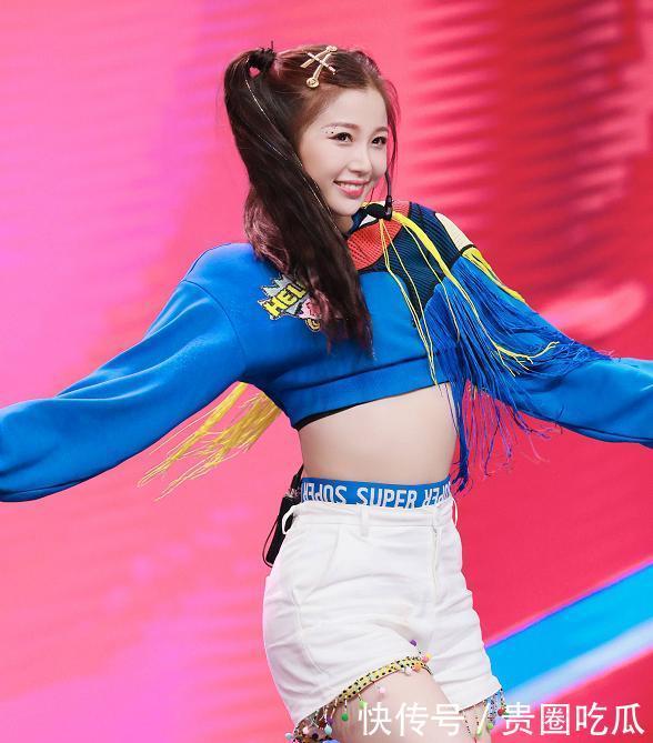  太胖|虞书欣罕见发旧照，青涩模样太讨喜，称自己太胖感谢网友喜欢