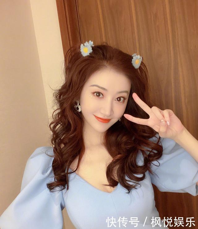 范冰冰|以为范冰冰够美了,没想到景甜更接地气,自拍造型真是“甜”