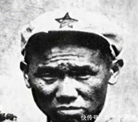 烧水|士兵命伙夫给自己烧水,伙夫默默照做,小兵开会时一看台上傻眼了!
