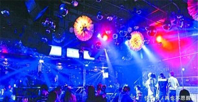 大型酒吧|在酒吧里大喊一次“这轮酒我买单”, 身上大概需要准备多少钱!