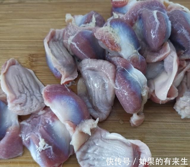 土豆|鸡胗炖土豆,太下饭了,好吃到汤都不剩