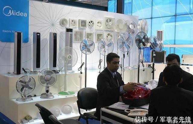 电晕|女孩用美的热水器洗澡被电晕 商家称检查没有问题