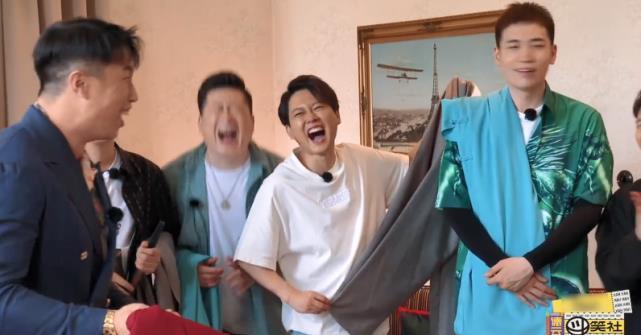  斗笑|德云斗笑社强势开播，穿衣选座家宴看点满满，谁是下一个德云一哥