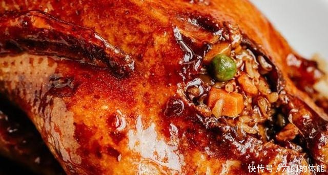 五谷丰登|寓意五谷丰登的八宝鸭,鲜香醇厚的糯米馅料,是道不错的宴客大菜
