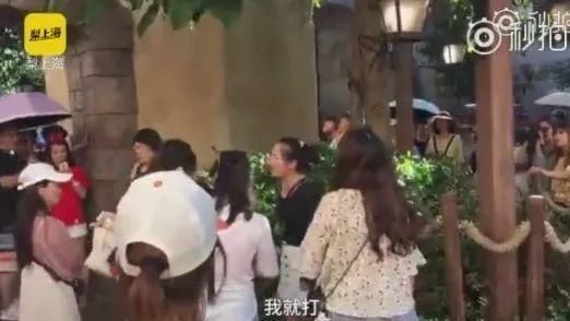 男童|女医生泳池内被13岁男童性骚扰，事后被人肉，导致自杀网友怒了