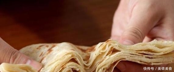 一凉|烙饼不出层、一凉就硬？因为你只会傻加水！多加1步，香软还出层
