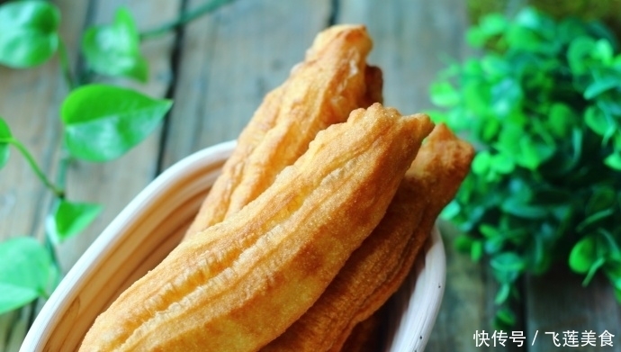 放心|一碗面粉,一个鸡蛋做放心油条,不含无添加,方法简单,一学就会