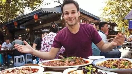 饭后|英国小伙来中国,在朋友家中吃顿饭后迷惑你们管这叫家常菜