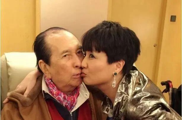  李嘉诚|何鸿燊给水立方捐了1个亿，霍英东捐了2个亿，李嘉诚捐多少呢