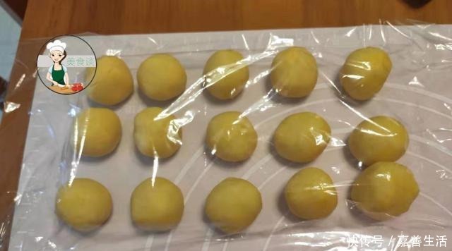 咬一口|这美味,超市要几百块一盒,自己做更实惠,咬一口还爆浆,抢着吃