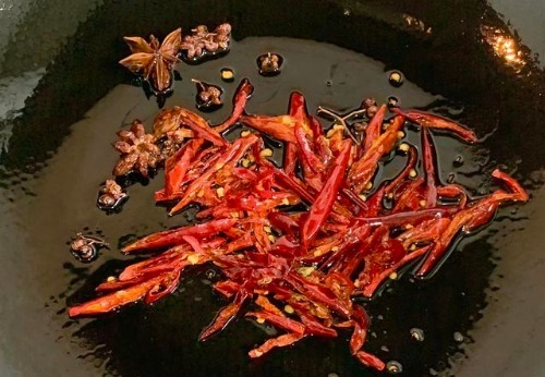 豆皮|凉拌豆皮怎么做好吃？教你农家开胃下饭吃法，端上桌能多喝两杯酒