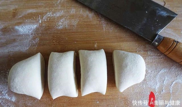 鸡蛋|三种不同的鸡蛋饼,制作方法各异,您更喜欢哪一种