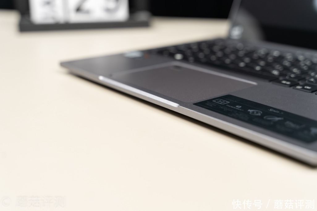  翻转|极致轻薄，自由翻转，细节出众、宏碁蜂鸟Spin 5百变2K轻薄本 评测