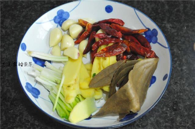 特别简单|鸭子如此烧,不腥不柴特别香,操作简单,我家每年吃掉几十只