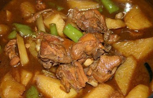 做法|炖鸡时,直接炖还是先焯水?教你正确做法,鸡肉鲜嫩入味