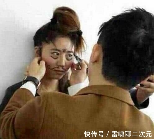 检查|妹子，你是什么裙子都敢穿呀，出门没检查吗？不尴尬吗？