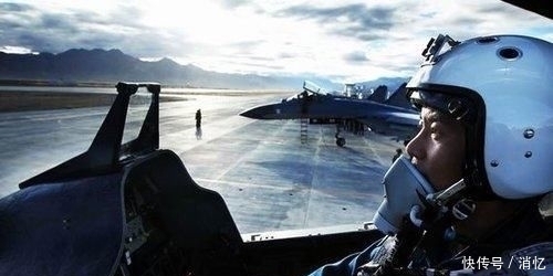 只能|飞行员远航飞行时吃什么?大飞机有自热餐,战斗机只能啃巧克力