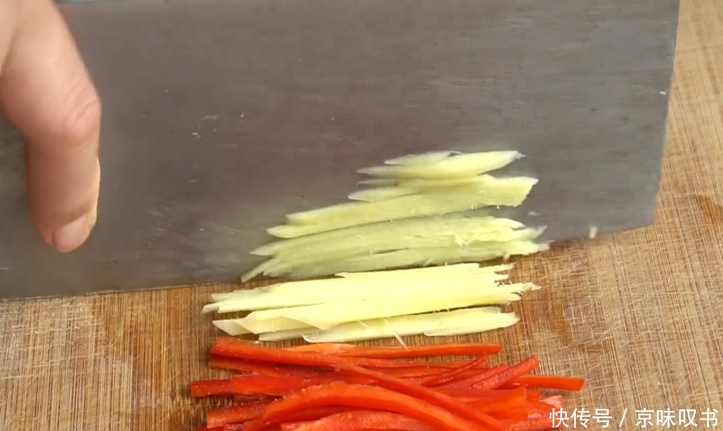 大锅|我家黄花鱼从不炖着吃,往大锅里一放,不煎不油炸,肉嫩还没腥味