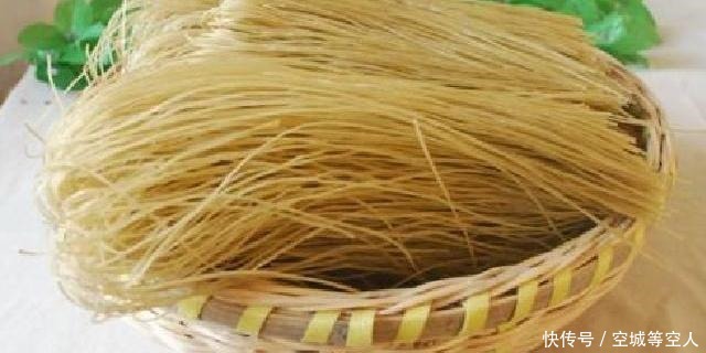 做法|教你在家做酸辣粉,味道酸辣爽口,好吃又开胃,做法超简单