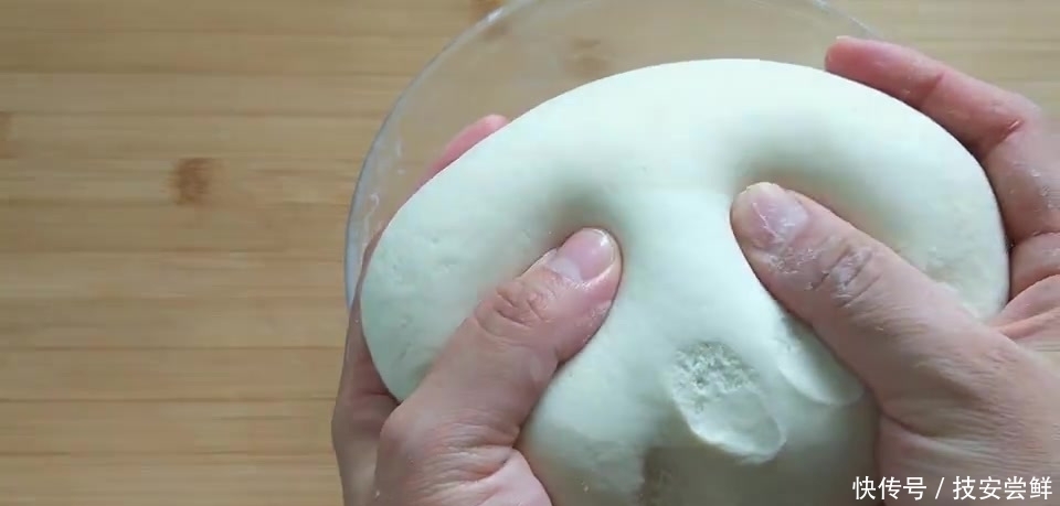  香甜|芝麻饼这样做，香甜酥脆，学会这一招，孩子点名要吃它