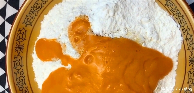  馒头|南瓜不要做南瓜饼了, 教你此种做法, 做出来个个按下去能回弹