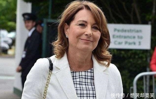  VS|凯特和妈妈穿同款连衣裙，一马平川VS凹凸有致，身材竟还没妈妈好