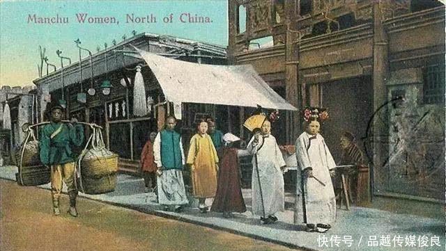 漂亮|真实老照片:晚清逛街的满族女子,第4张素颜照就挺漂亮的