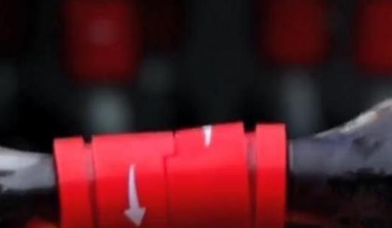 打开|可口可乐也开始“虐狗”了,2瓶一起才能打开,单身狗太难了