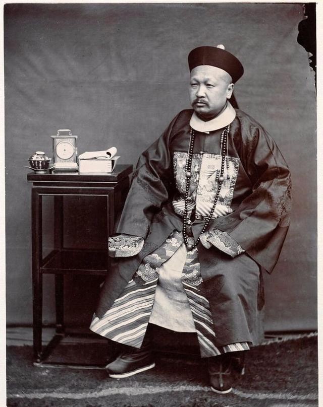 叶赫那拉|晚清封疆大吏们:个个威风八面,对大清愚忠,图9是民族英雄左宗棠