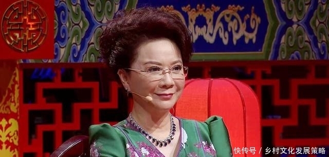 节目都|当年25次上春晚的她,是怎么把自己从万人捧变成万人踩的?