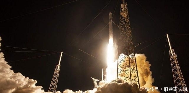 敲响警钟|美国又完成一项壮举!61颗卫星升空后成功入轨,给各国敲响警钟