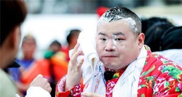 败在|尬聊蠢萌的岳云鹏,败在了综艺上,郭德纲:发自骨子里的自卑