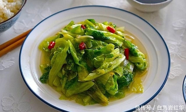 营养|回家给老两口做午餐,虽然简单但营养美味,一家人吃饭就是香