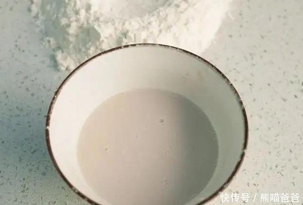 松软|发面,外行只用酵母!牢记4点,20分钟发满盆,松软香甜不发酸