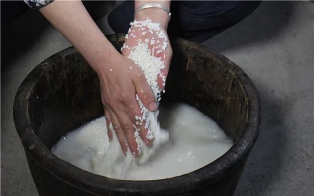 苗族人民|彭水米花的制作方法,在家就能做!