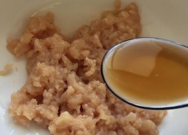 趁热|蔬菜鸡肉饼,营养丰富又健康,外面酥脆内里香软,趁热吃非常香