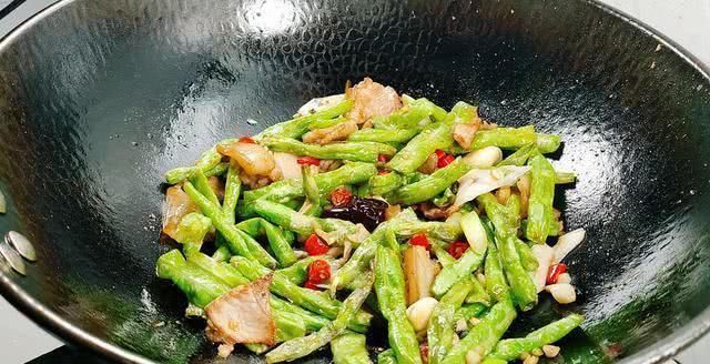 停不下来|炒豆角很多人做错了,大厨教你正确做法,好吃到停不下来