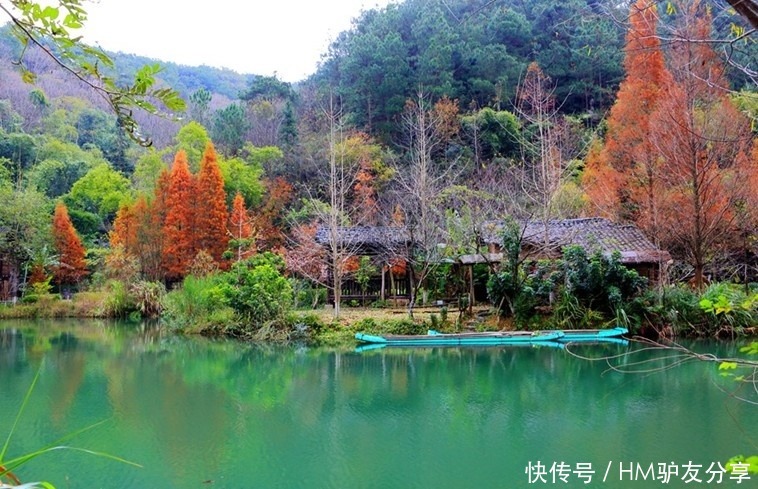 广西又一景区走红,是唯一可爬行瀑布,距